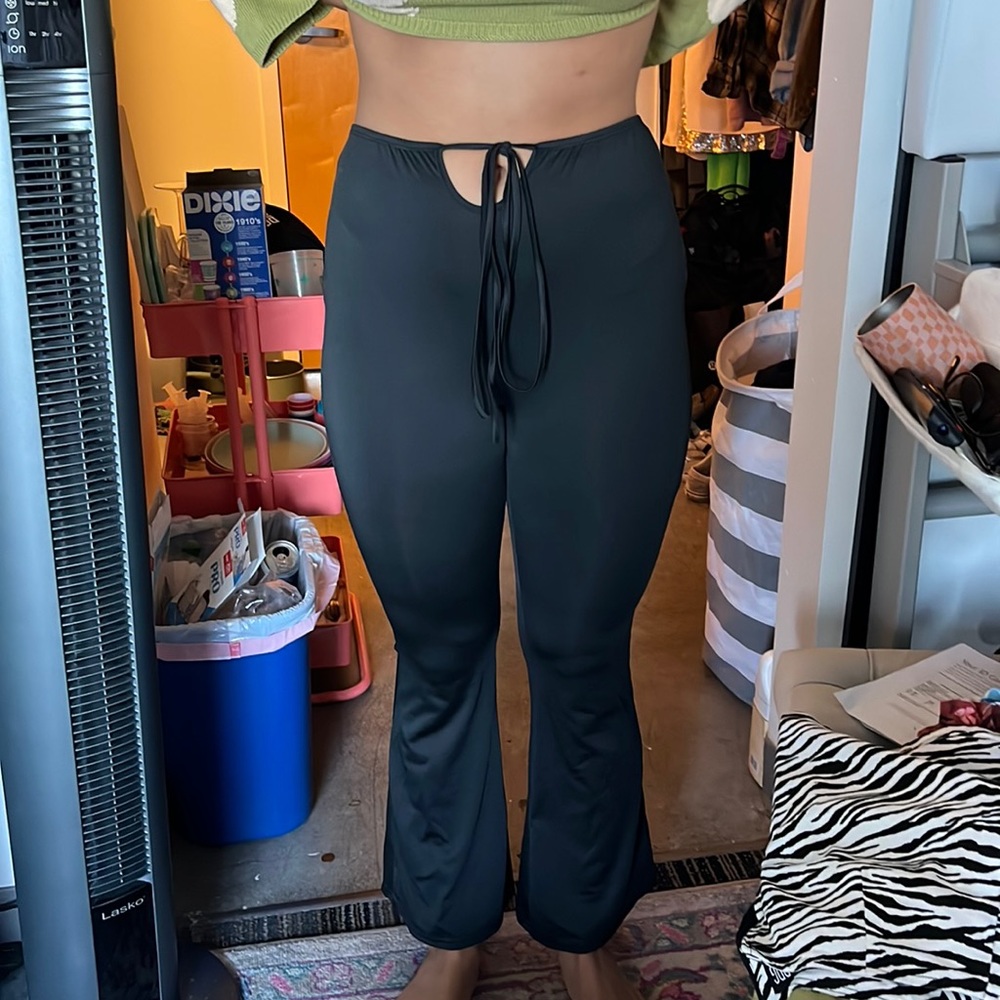 PANTS SIZE MEDIUM